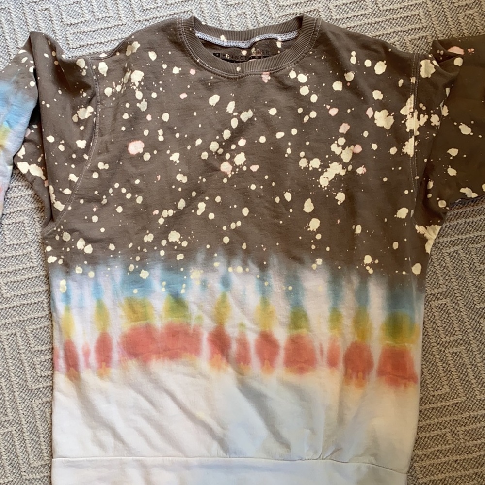Fun sweatshirt! Almost brand new!